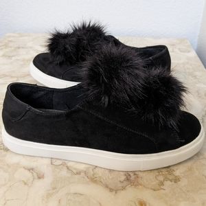 Steve Madden, 8M, black leather outsole with faux fur